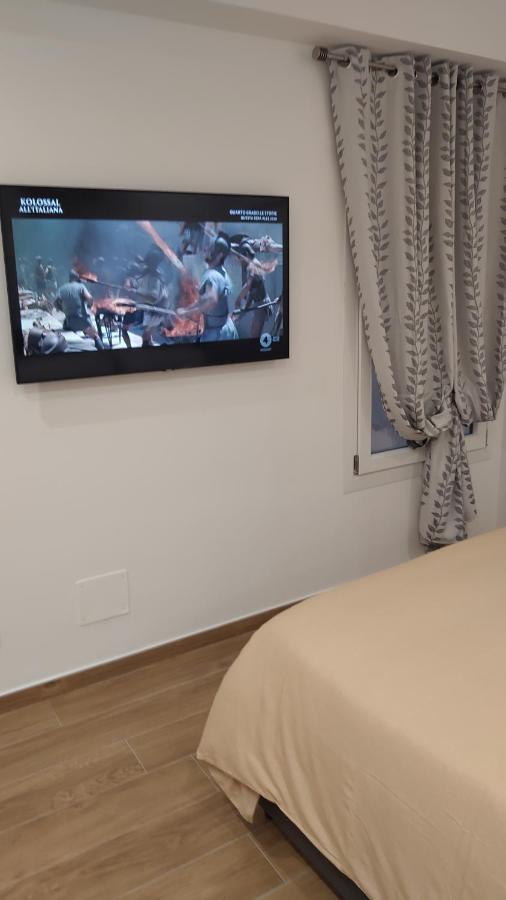 Piccolo Paradiso In Pieno Centro カステル・ディ・サングロ エクステリア 写真